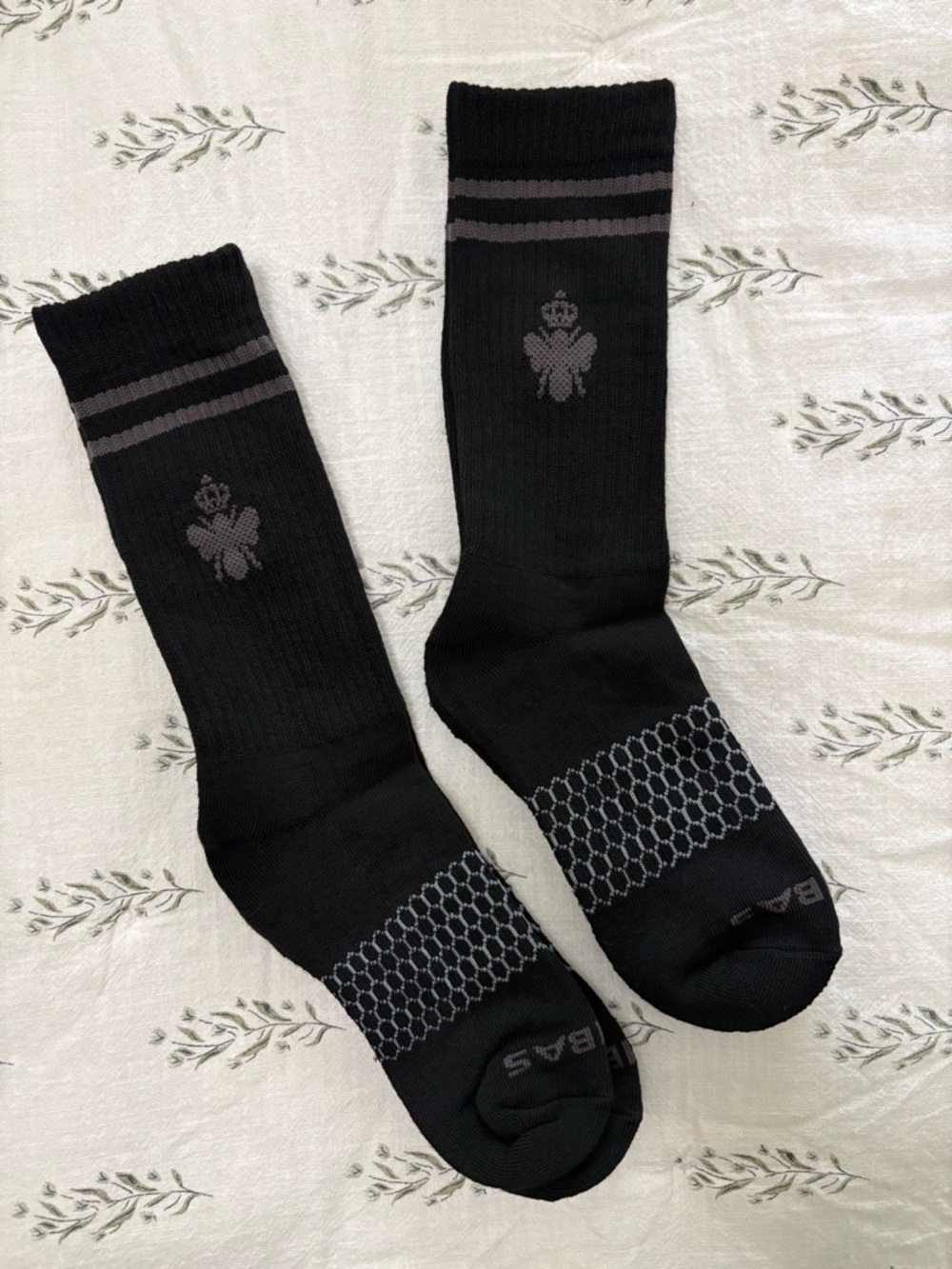 NWOT Bombas Black Athletic Crew Socks with Grey Accents